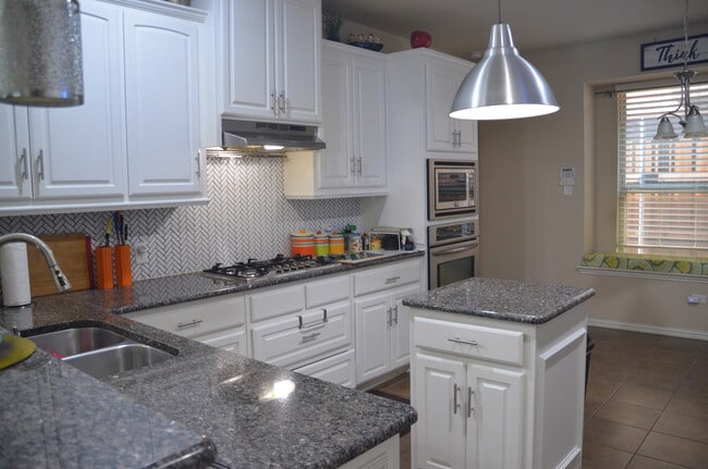 Building Photo - 14025 Union Grove Ln