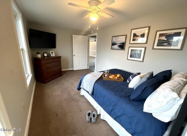 Building Photo - 603 1st St