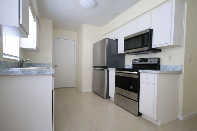Building Photo - Lovely 3 bd/2 ba home in Summerfield!
