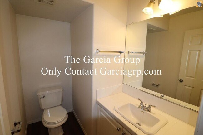 Building Photo - 6034 Northeast Birch Street