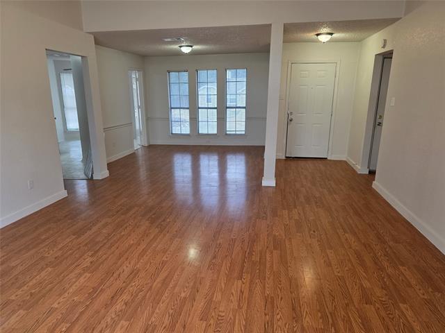 Building Photo - 4755 Hollow Tree Dr