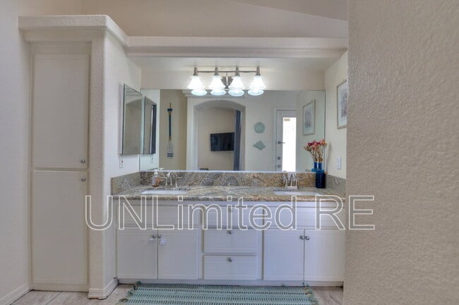 Building Photo - 304 Acoma Blvd S