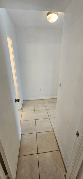 Building Photo - 1670 NE 191st St