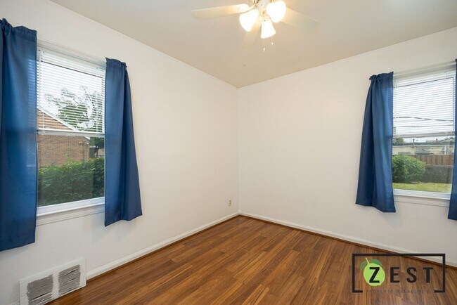 Building Photo - OPEN HOUSE- 4/9! 345PM-415PM! Amazing 3 Bedroom 1 Bathroom - $1,375.00