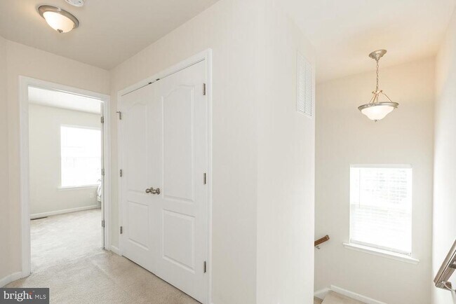Building Photo - 155 Schramm Lp