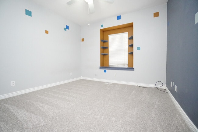 Building Photo - 11565 W Zachery Ave