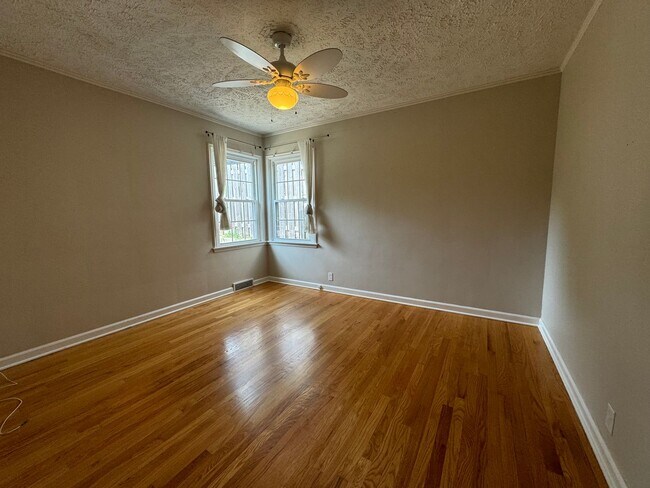 Building Photo - Home for Rent!