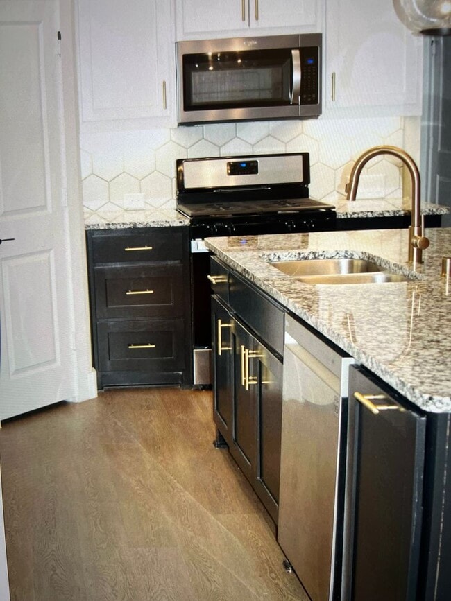 Building Photo - MOVE IN SPECIAL $500 OFF 1ST FULL MONTHS RENT!!! Mira Lagos Villas is an Up and Coming, 55+ activ...