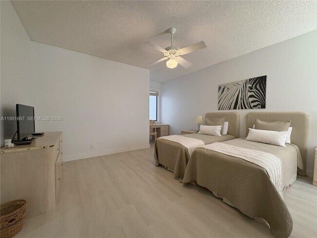 Building Photo - 2538 Windsor Way Ct