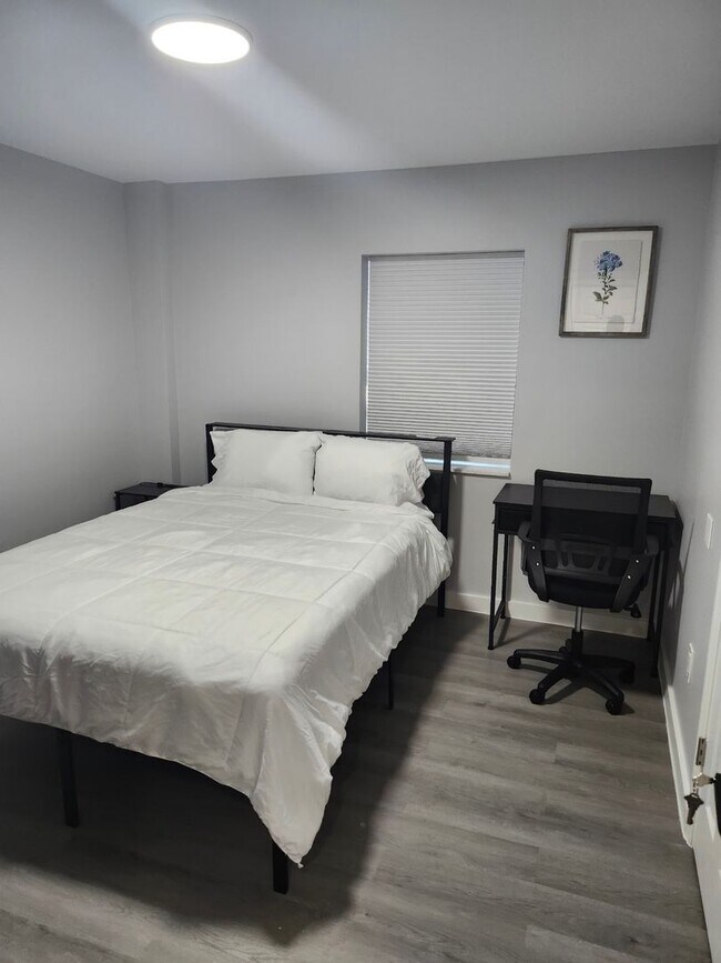 Building Photo - Kissimmee Street Apartments