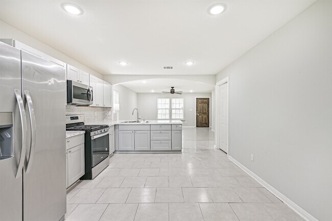 Building Photo - 10633 Flaxman St