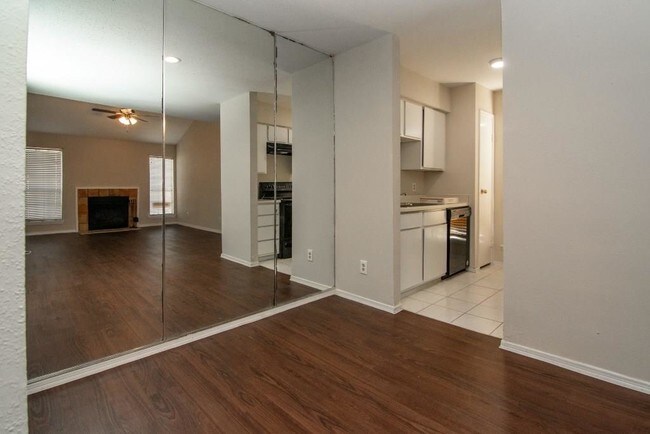 Building Photo - 12500 Sandpiper Dr
