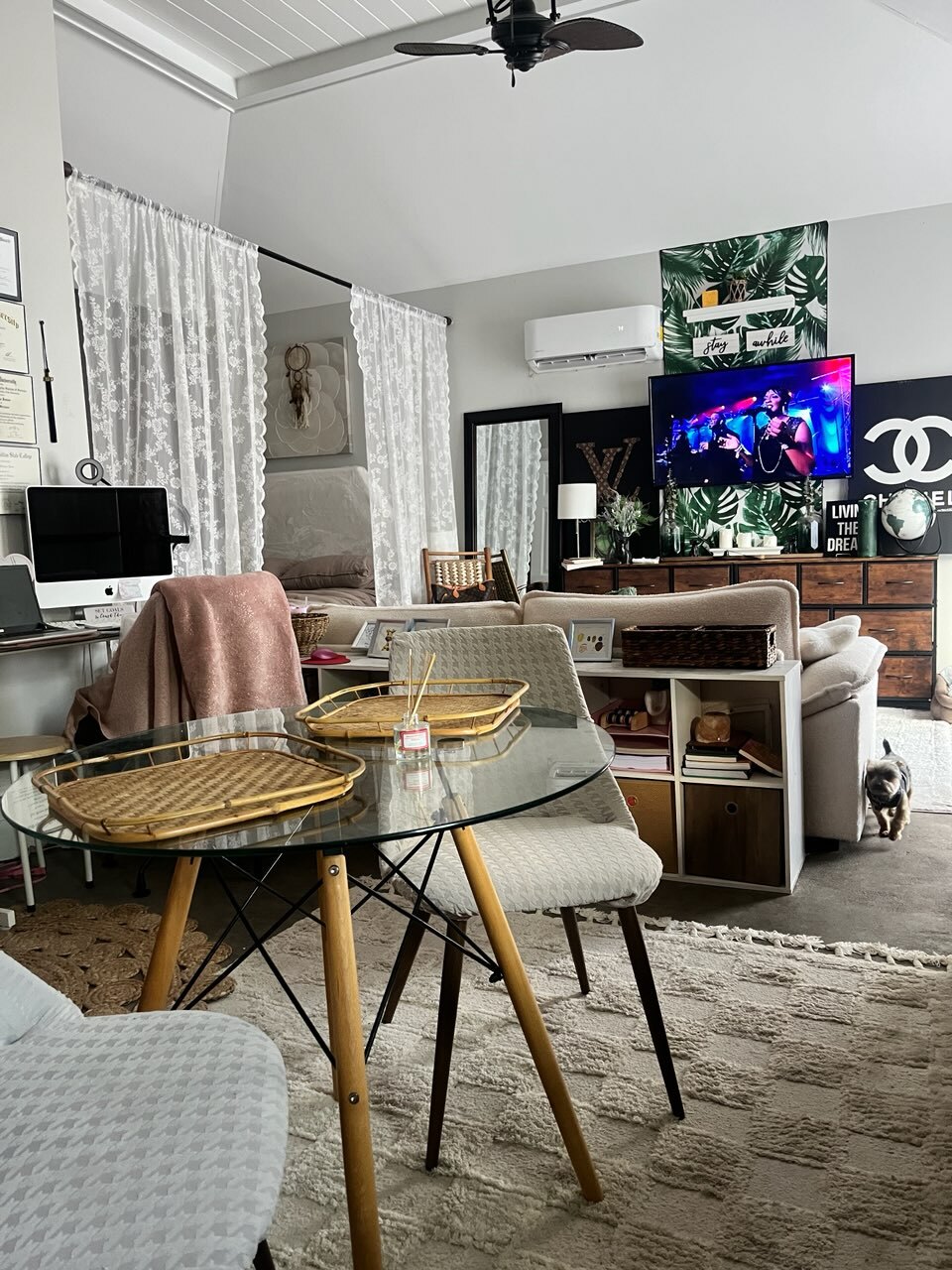 Building Photo - 12 E 54th St