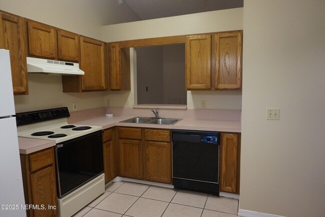 Building Photo - 7809 Allspice Cir E