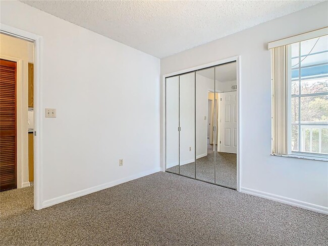 Building Photo - 2721 N Poinciana Blvd