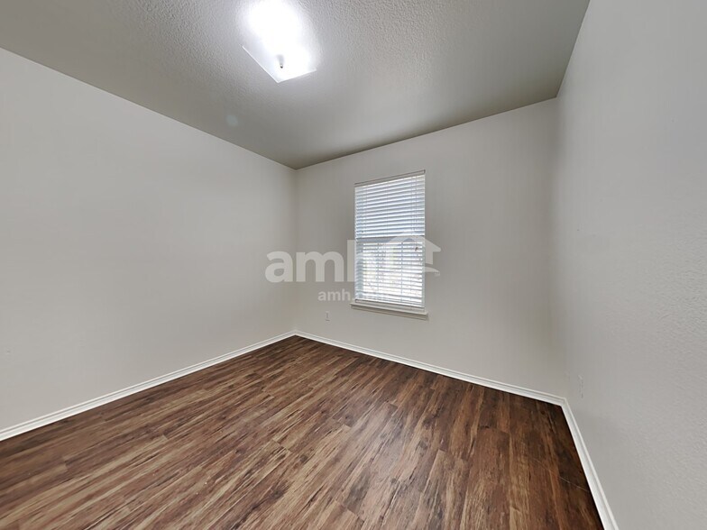 Building Photo - 11909 Grizzly Bear Dr