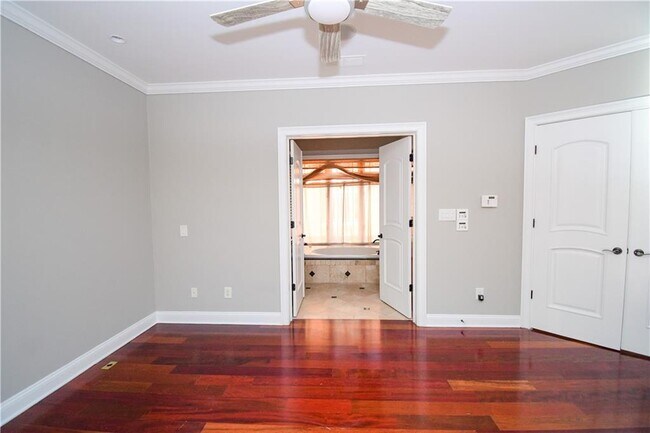 Building Photo - 4 Prichard Way NE