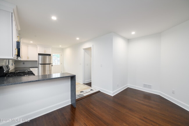 Building Photo - 2037 Westfield Ave