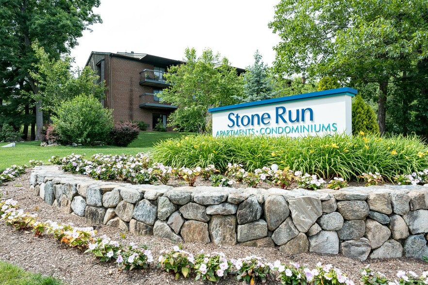 Building Photo - Stone Run East