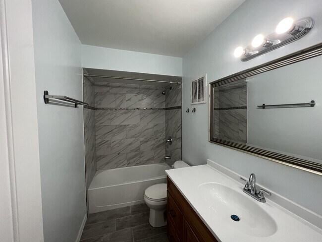 Building Photo - 12355 Fox Hound Ct