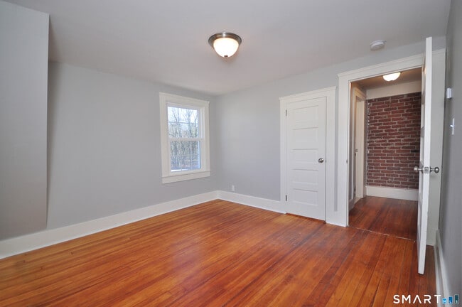 Building Photo - 14 Hazelmeadow Pl
