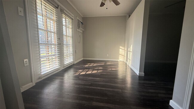 Primary Photo - 1660 Richmond Ave.