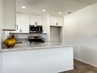 Building Photo - 7631 Amazon Dr