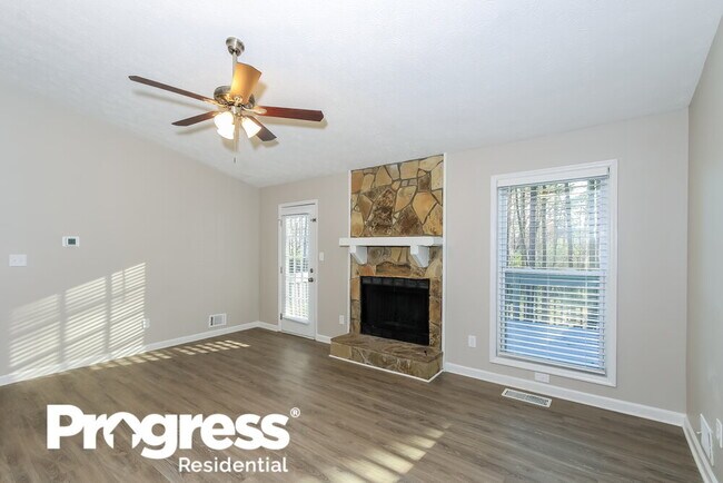 Building Photo - 3230 Revere Cir