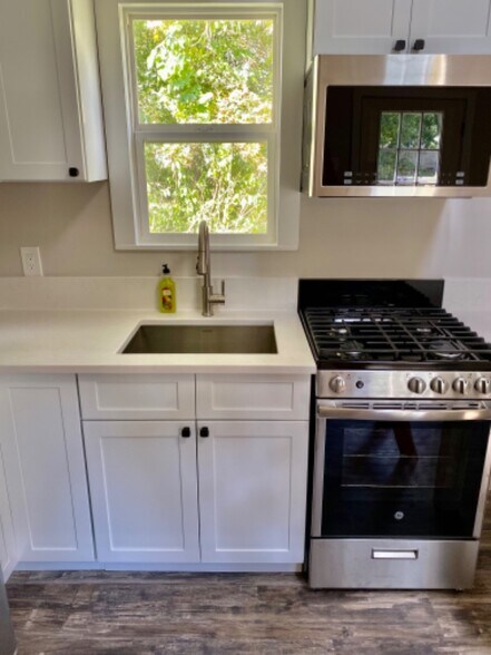 Building Photo - 40 Fillow St