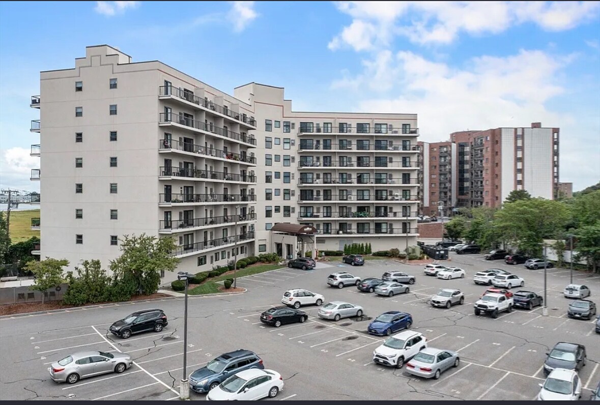 Building Photo - 133 Commander Shea Blvd