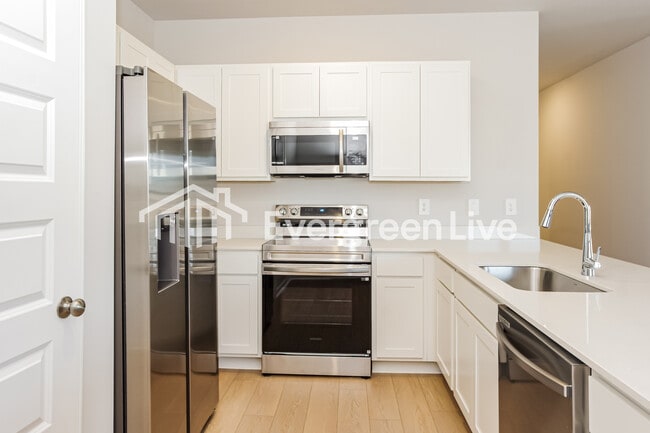 Building Photo - 17727 Denham Cir