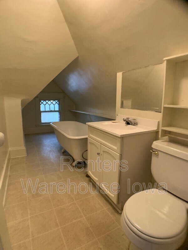 Building Photo - 1071 23rd St
