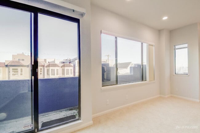 Building Photo - 465 35th Ave