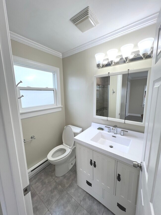 Building Photo - 206 Raupp Blvd