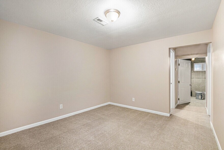 Building Photo - 16373 E 17th Pl