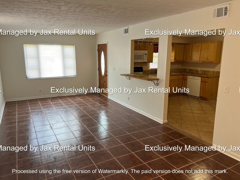 Building Photo - 628 Meteor St