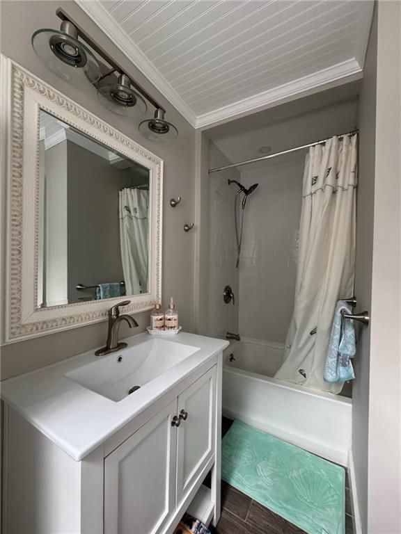 Building Photo - 53 Center Ave