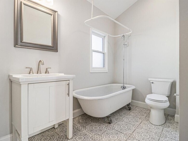 Building Photo - 74 Boulevard