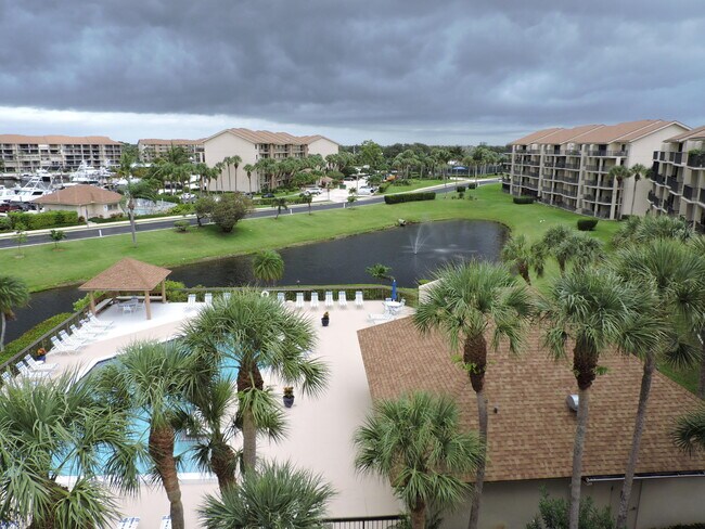 Building Photo - 701 Seafarer Cir