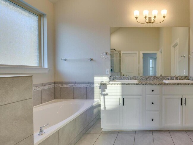 Building Photo - 2905 Coral Valley Dr