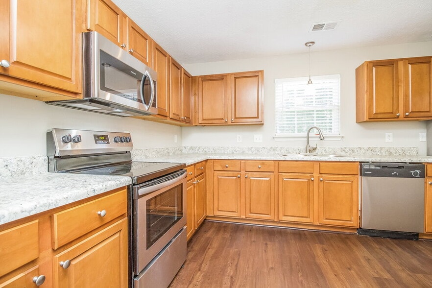 Building Photo - 1127 Sunnycrest Ct