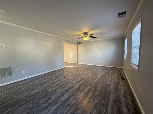 Building Photo - Tastefully Updated 4 Bedroom Home.