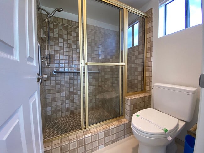 Building Photo - Cardiff Home in Desirable Sandy Point With...