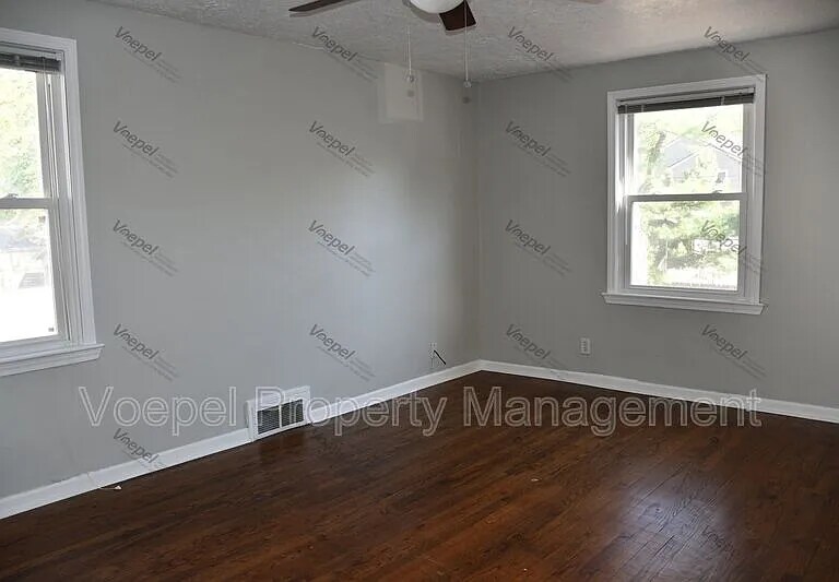 Building Photo - 1291 W Gregory Blvd