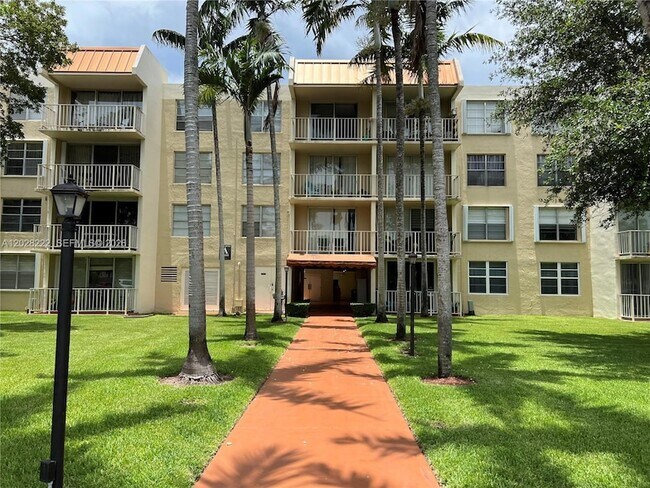 Building Photo - 13100 SW 92nd Ave