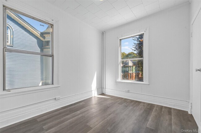 Building Photo - 49 S Hamilton St