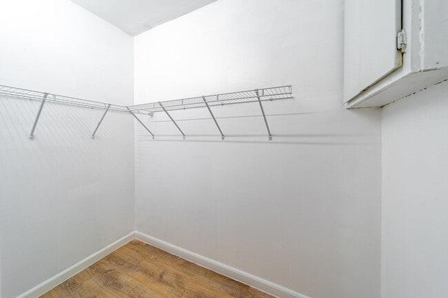 Building Photo - 236 Christopher Columbus Dr