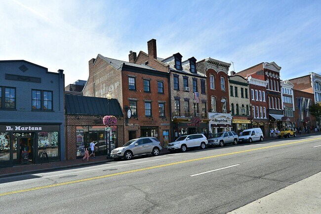 Building Photo - 2500 Q St NW