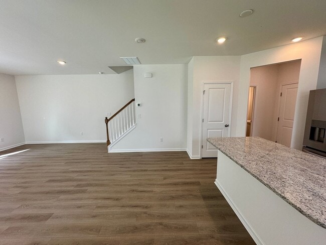 Building Photo - Beautiful New 3BR/2.5BA Townhouse