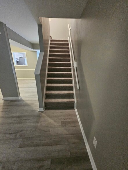 Stairs - 732 Coventry Ln